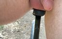 Apomit: Cưỡi không đáy trên xe đạp ở nơi công cộng và khoe cu...