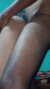 Sorellastra indiana scopa a pecorina e scopata in piedi con il suo giovane fratellastro