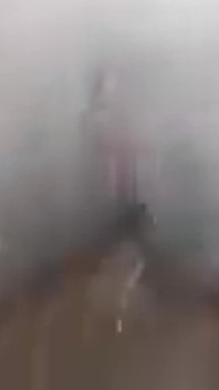 Mężulek palcami mojej cipki w moim samochodzie kobiecy orgazm