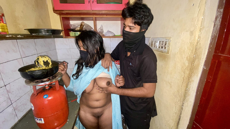 Pinkididi: Me follo a mi cuñada en la cocina mientras ella...