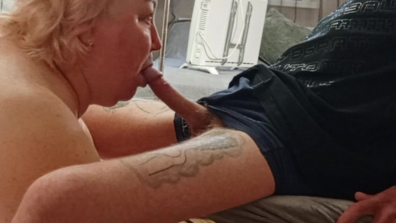 Zona901: Teman wanita melakukan blowjob mendalam dan mendapat mulut yang sedap