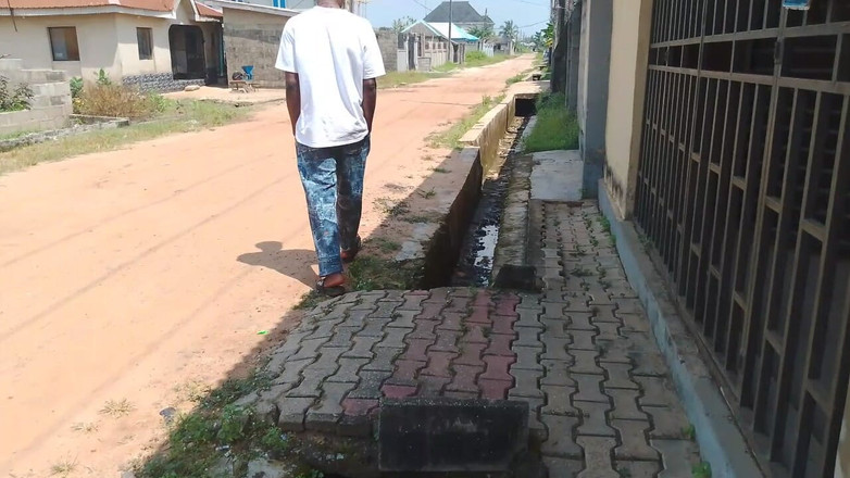 Creamyshuga: Seu ex veio visitá-la vendo-a nua e seu pau se...