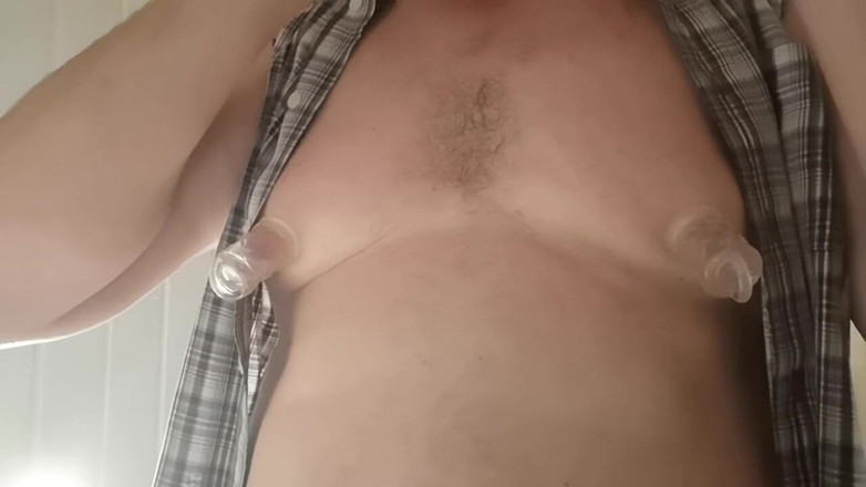 Monster_Meat_: आदी निपल्स अब पंप कर रहे हैं