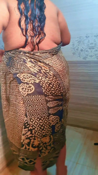 Fată sexy făcută la duș