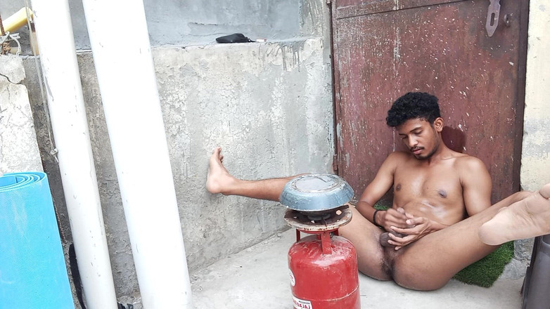 Curlyboy: Indian Boy Nude Masterbating Cum While Making His Meal on...