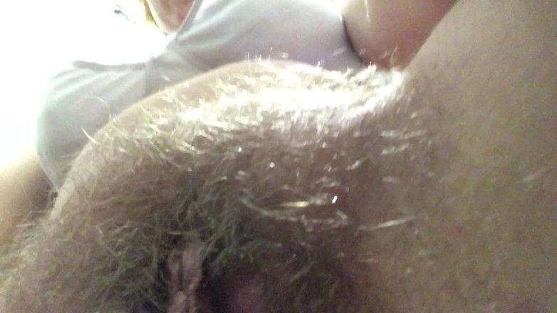 Risky Hairy Couple: La mia figa pelosa dopo la nascita