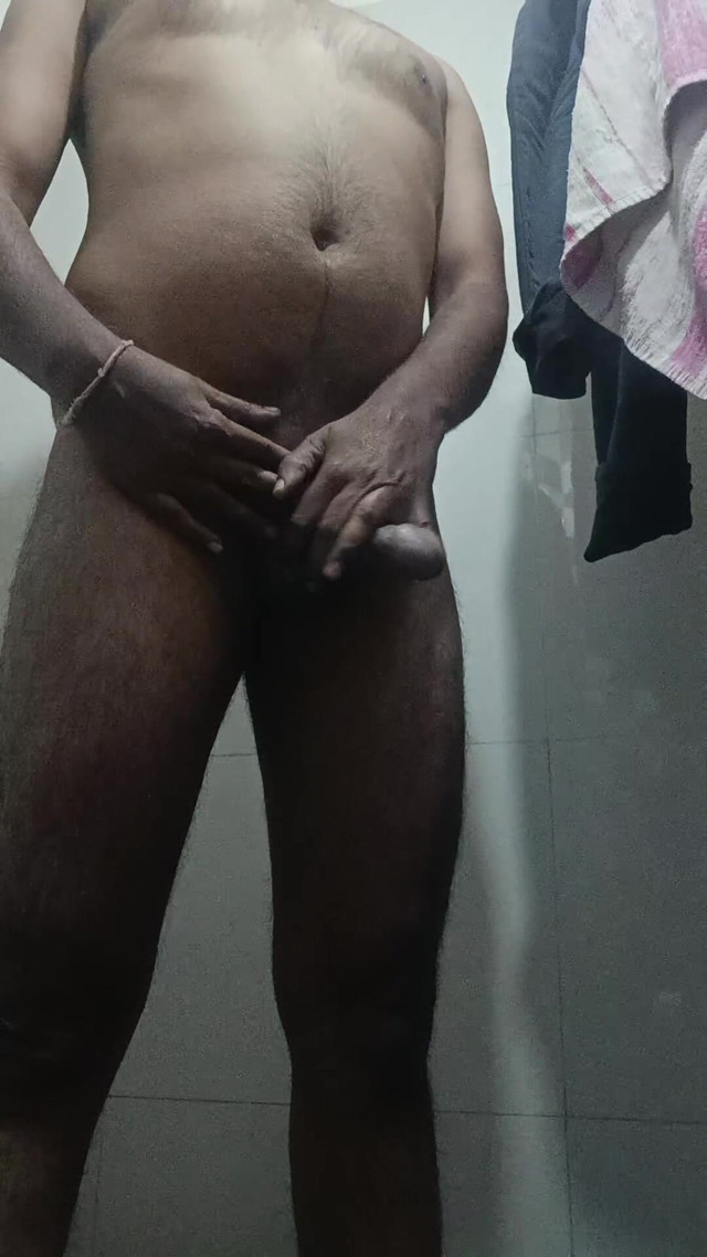 Auto Rickshaw Man Getting Shower (Puneriboy33)