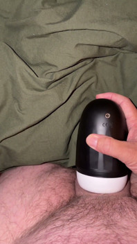 Muie directă cu vibrator de jucărie cu spermă