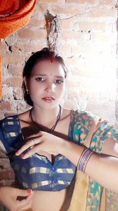 Renudbf: Indická sexy švagrová si prstí kundičku a stříká (hindský zvuk)