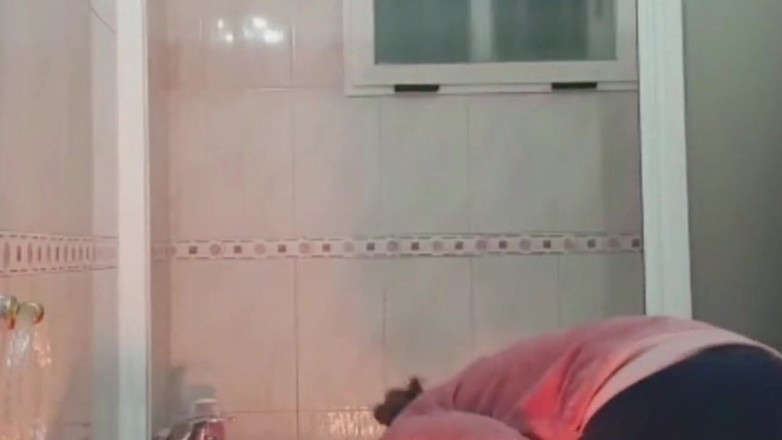 Holycandy: Girlfriend ve společnosti Shower