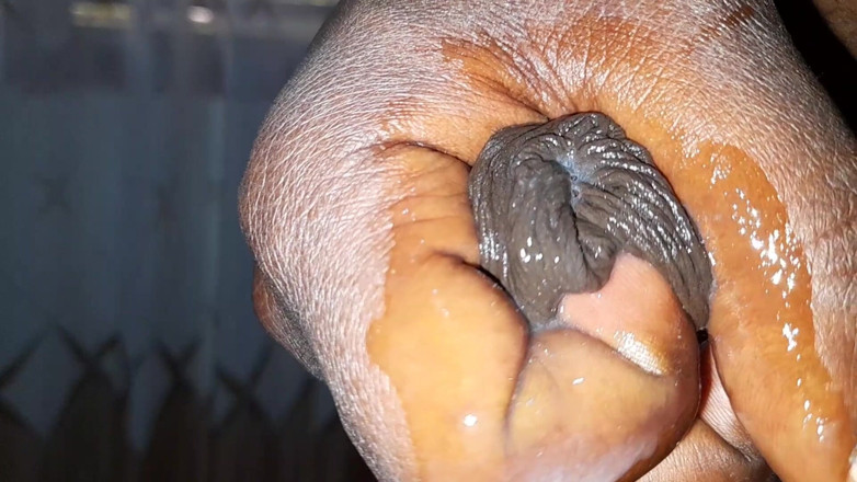 Bumba: Jemand ist bereit, milch aus Afrikas bestem hammer zu trinken