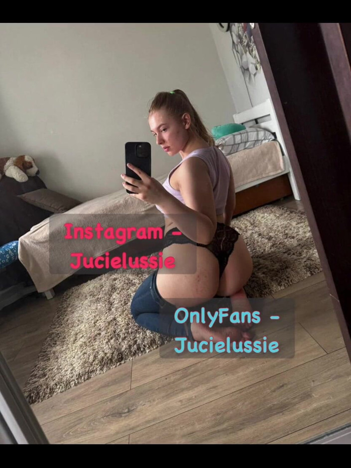 JuiceLussie: Жесткий фистинг анала перед вебкамерой