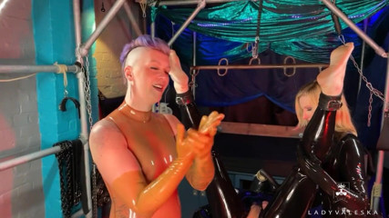 Lady Valeska: Fisting the gimp
