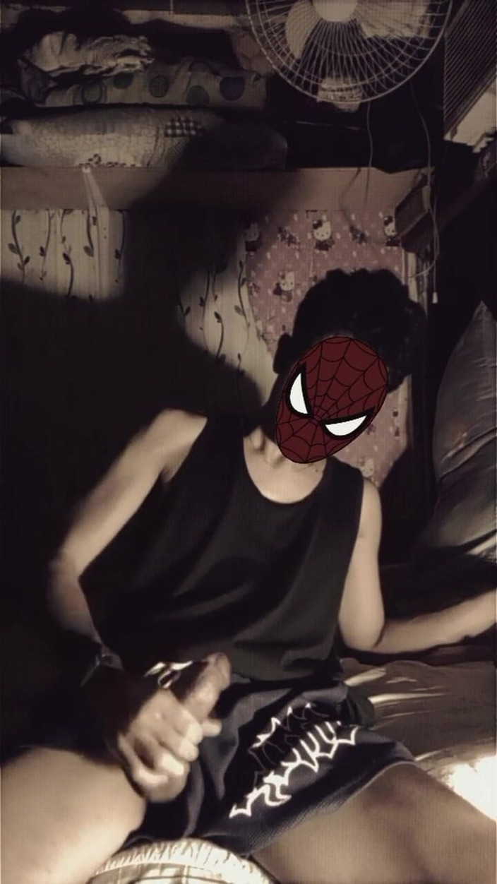 SunflowerBaby: 独自在房间里自慰