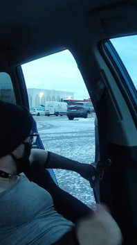 Ризикована мастурбація на очах у незнайомців і камшот