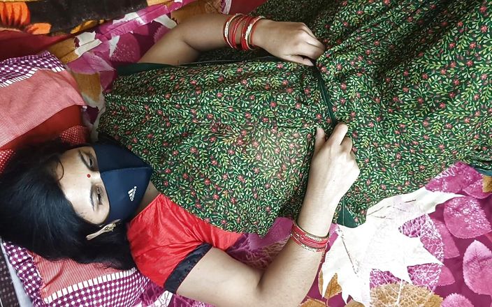 Pyaripooja22: Istri India lagi asik ngentot romantis sama tetangganya sebelum lanjut...