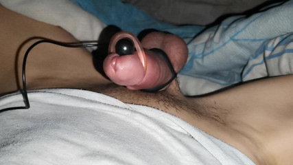 SEXY_GUYBEST: El miembro no pudo aguantar por mucho tiempo y rápidamente...