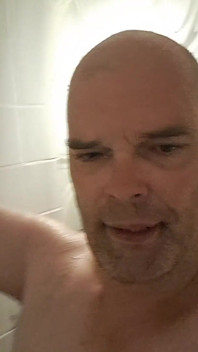 Lutschspiele Unter Der Kalten Dusche