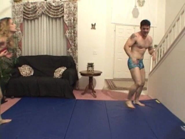 KO Entertainment: Appartamento heat charlotte vs mike