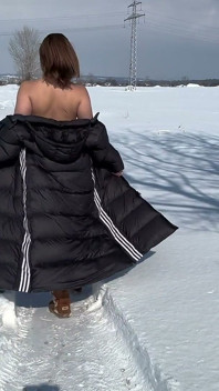 Blowjob Outdoor in Snow