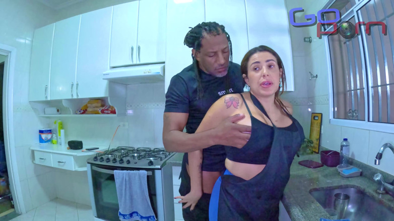 Go Porn: Maid Tries to Please the American and Fucks Him Hot...