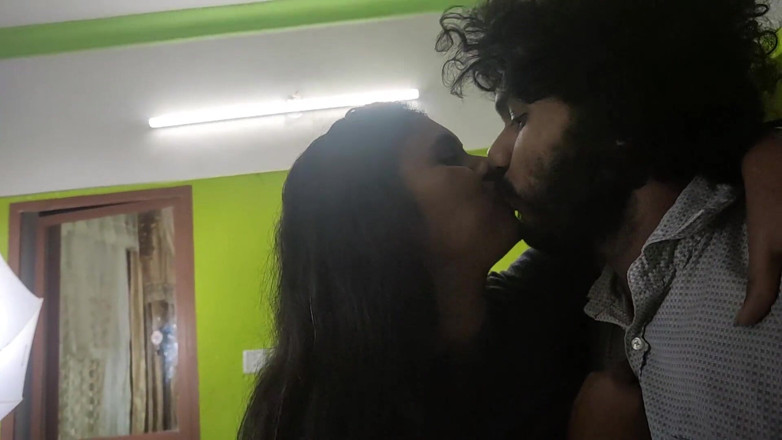 Vaigavarun45: Mallu Casal Boquete, Vaishnavy e Sharun Raja Desfrutando com Boquete,...