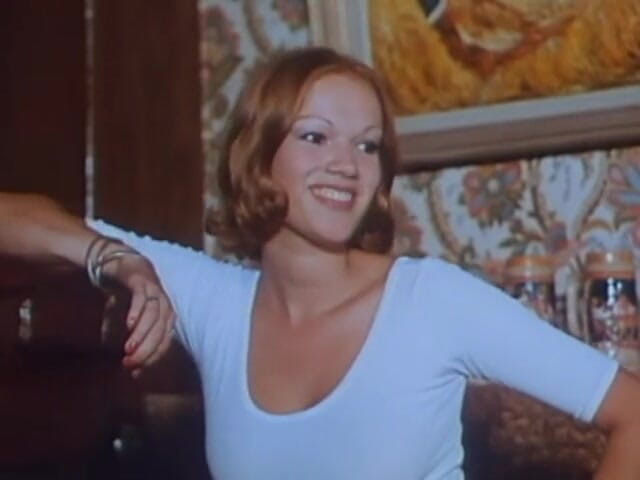 Java Consulting: Gaya doggy klasik di tepi kolam! (Adegan pertama, 8m26)