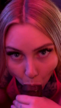 Dobre dziewczyny połykają Ft Gracie tryska