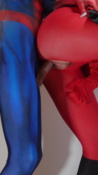 Sonya Durganova berkelip nilon merah