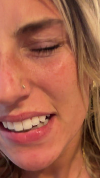 我在家庭度假期间被无情地干了!!