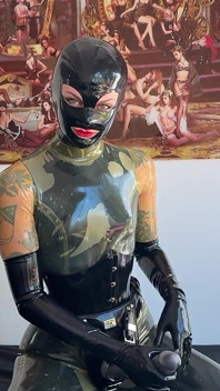 Mistressae JOI gola profonda, sputa e gioca con sudore - Lezione 3