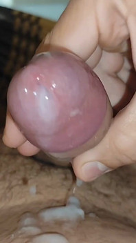 Cumshot Mengerikan Dengan Lebih Dari Sembilan Tembakan Berturut-turut.