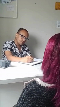 Een heet interview met haar grote tieten en kont