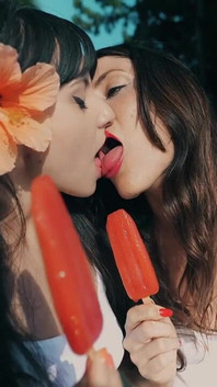 MysweetApple ile üçlü seks