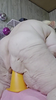 Mouth Humping Whore Takes Monsterous Cock in Her Gumms N He Cumms