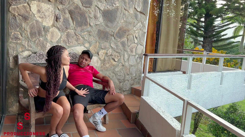 Frankheska: मेरी सौतेली बेटी के साथ बालकनी पर चुदाई आश्चर्य की बात है भाग 1