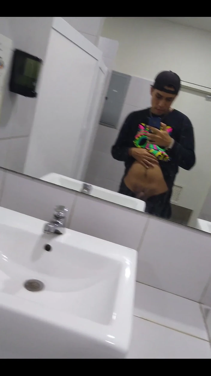 AlexAlejandro13: Ayuh Touch Me