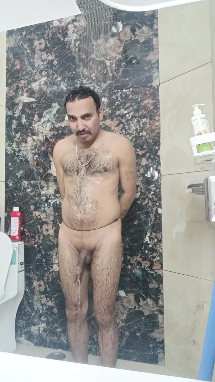 Rajasthani-old-lover:  Indisk desi man duschar