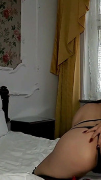 Lady Angela Ass Uctívání Red Pleaser Podpatky Punčochy a Podvazky Černá krajka Spodní prádlo