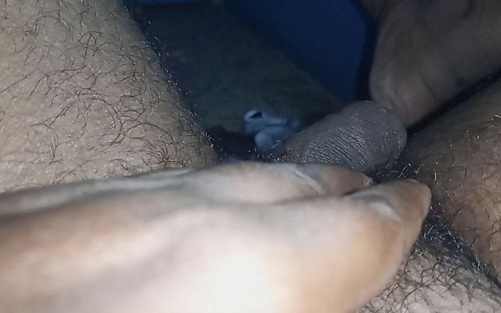 Sweet Indian cock: Masturbierend
