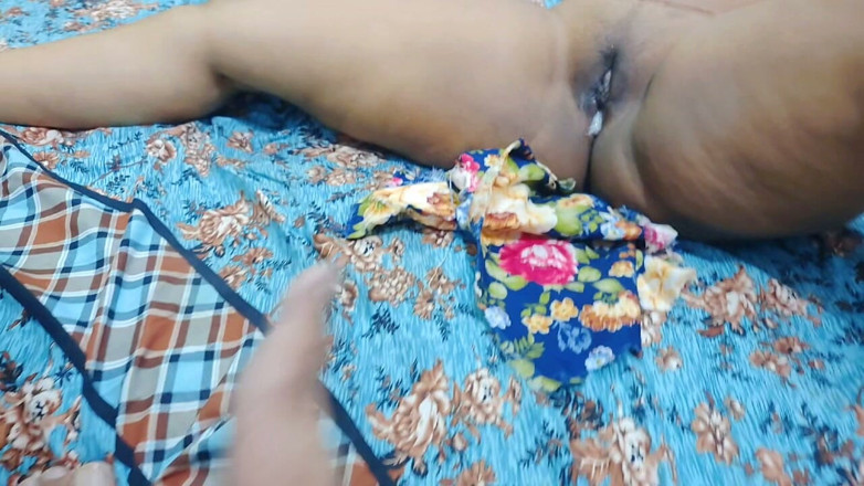 Sairaxsaim: Desi fucking, pregnant woman getting her pussy pounded, moaning.