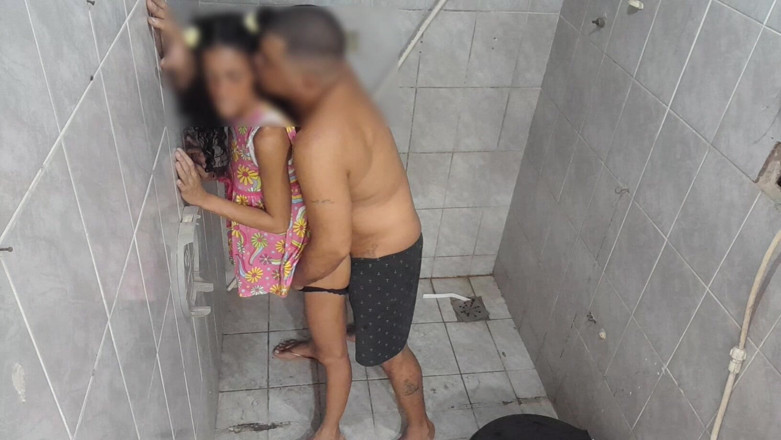 Bebes vagabundas: Stepdaughter with a Beautiful and Large Butt Thanks Her Stepdad...