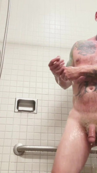 Muscle Twink Shower