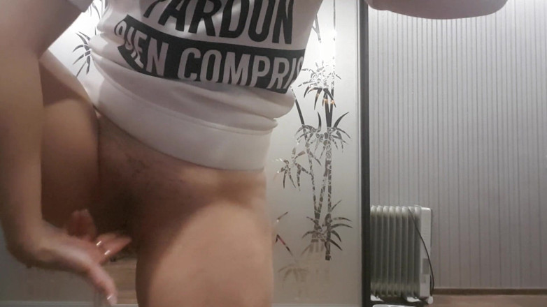 LarisaCum: Hairy pussy piss and masturbate