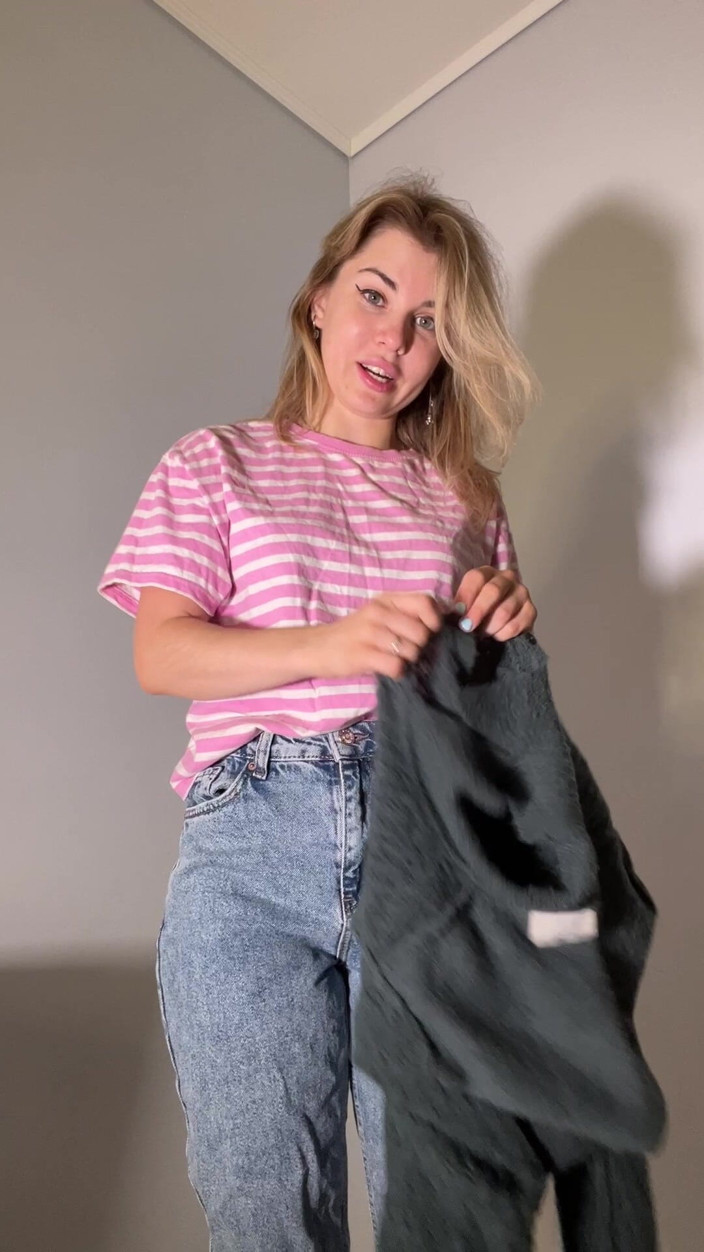 Misty Phoenix: Tu stai acolo, iar eu mă îmbrac pentru tine