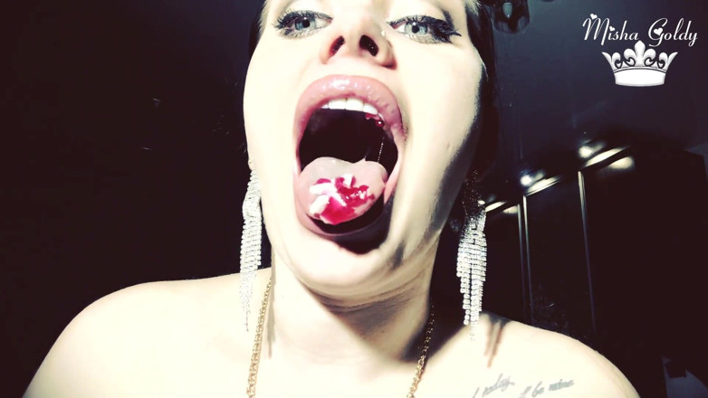 Goddess Misha Goldy: Chewing 3 Tasty Fishes! Fetish!