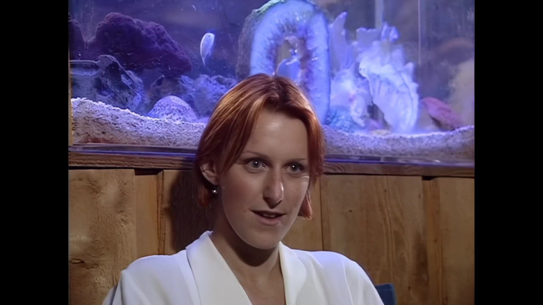 Bewitched!: Am yalamaya hevesli iki ponpon kız için gece banyosu