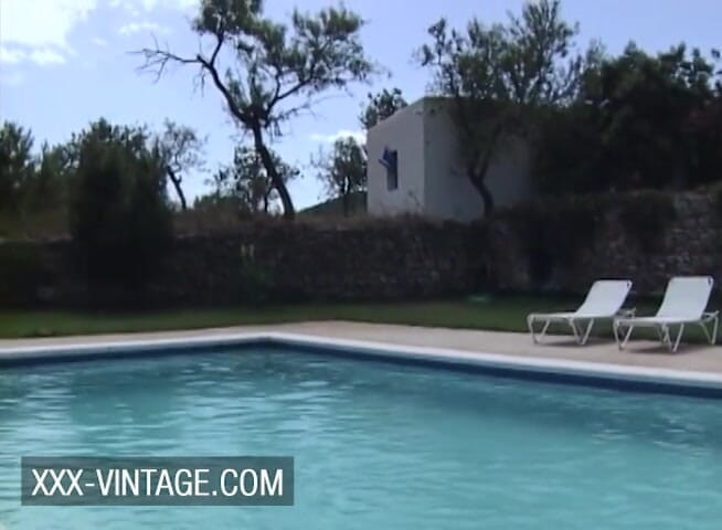 XXX-Vintage: Sarah Young and Deborah Wells satisfies Christophe Clark in a...