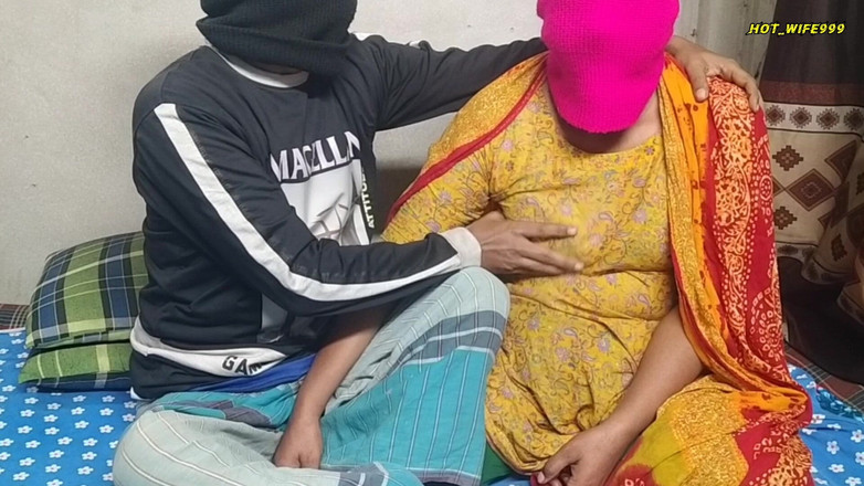 Hot_wife999: Villageoise desi, mari et femme, première romance