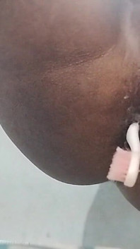 내 후장 구멍에 브러시를 넣고 완전히 기분에 자지를 쳐다